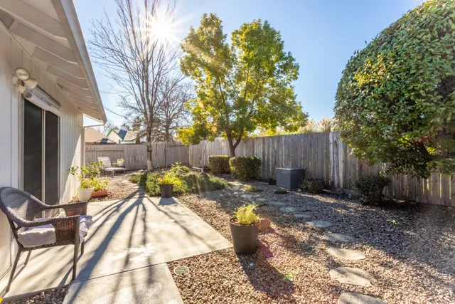 $399,900 | 484 Dominica Court, Redding, CA 96003