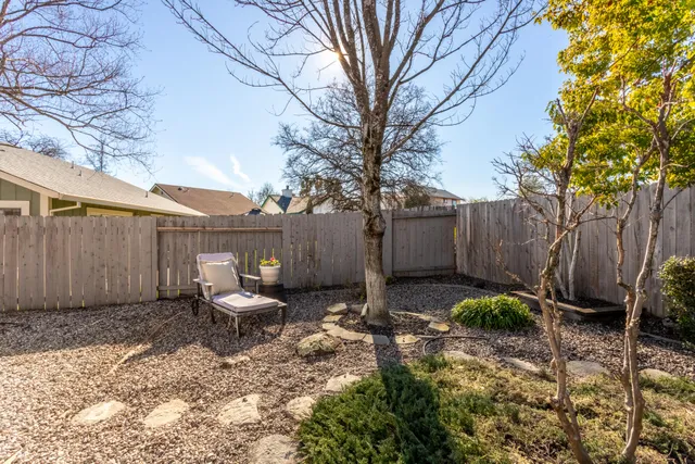 $399,900 | 484 Dominica Court, Redding, CA 96003