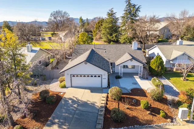 $399,900 | 484 Dominica Court, Redding, CA 96003