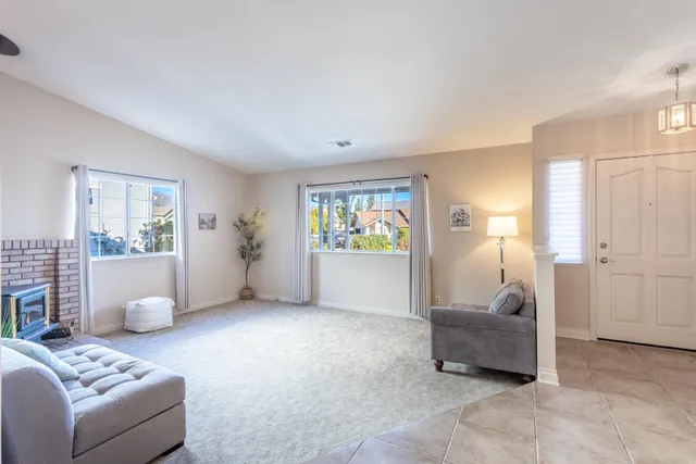 $399,900 | 484 Dominica Court, Redding, CA 96003