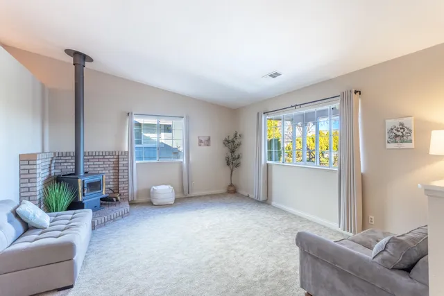 $399,900 | 484 Dominica Court, Redding, CA 96003