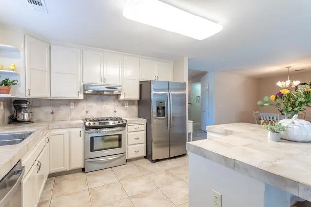 $399,900 | 484 Dominica Court, Redding, CA 96003