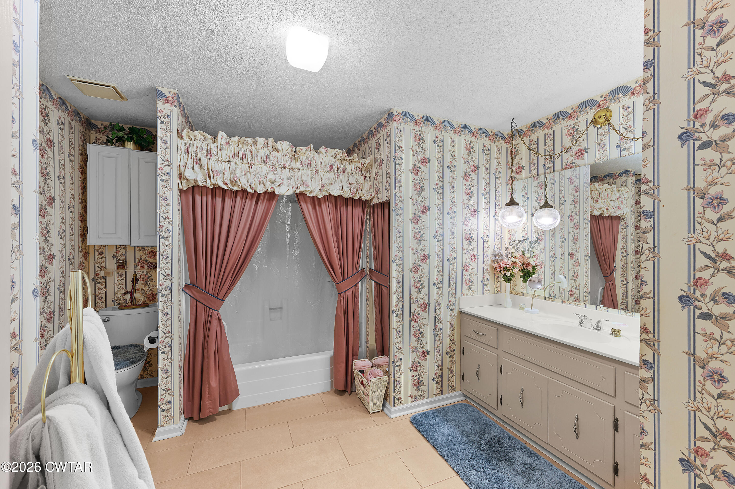 436 Wallace Road Jackson, TN 38305 - Photo 13 of 19 Guest Bathroom