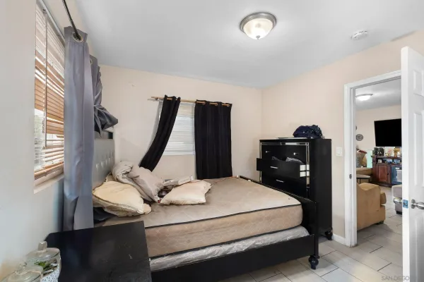 $1,100,000 | 931-935 13th Street, Imperial Beach, CA 91932