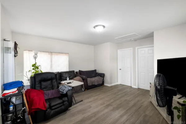 $1,100,000 | 931-935 13th Street, Imperial Beach, CA 91932