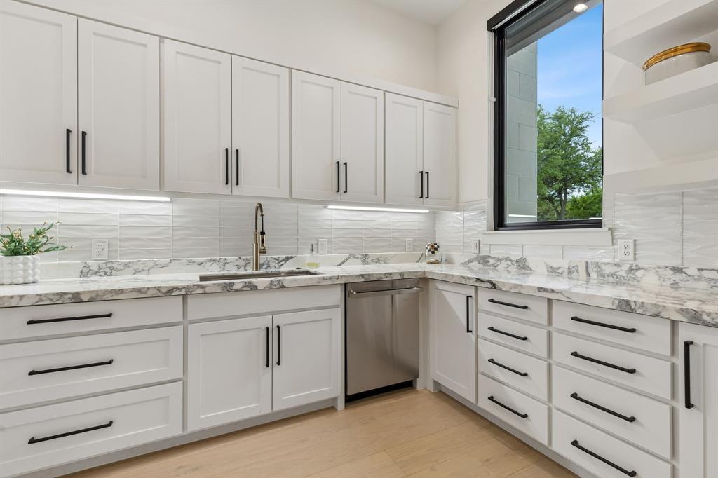 309 Glade Road Colleyville, TX 76034 - Photo 11 of 40