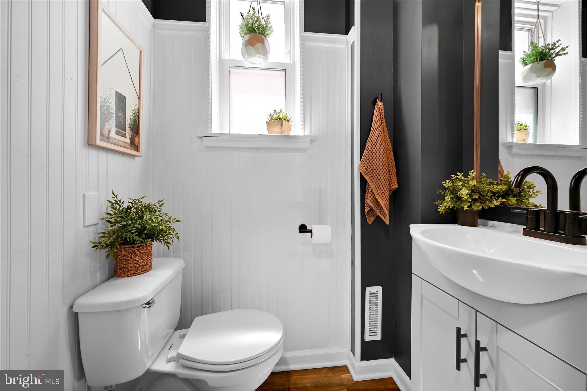629 South Prince Street Lancaster, PA 17603 - Photo 14 of 30 Powder Room