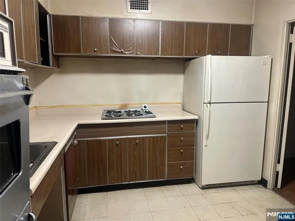 $80,000 | 6 Horizon Road, Unit 1204, Fort Lee, NJ 07024