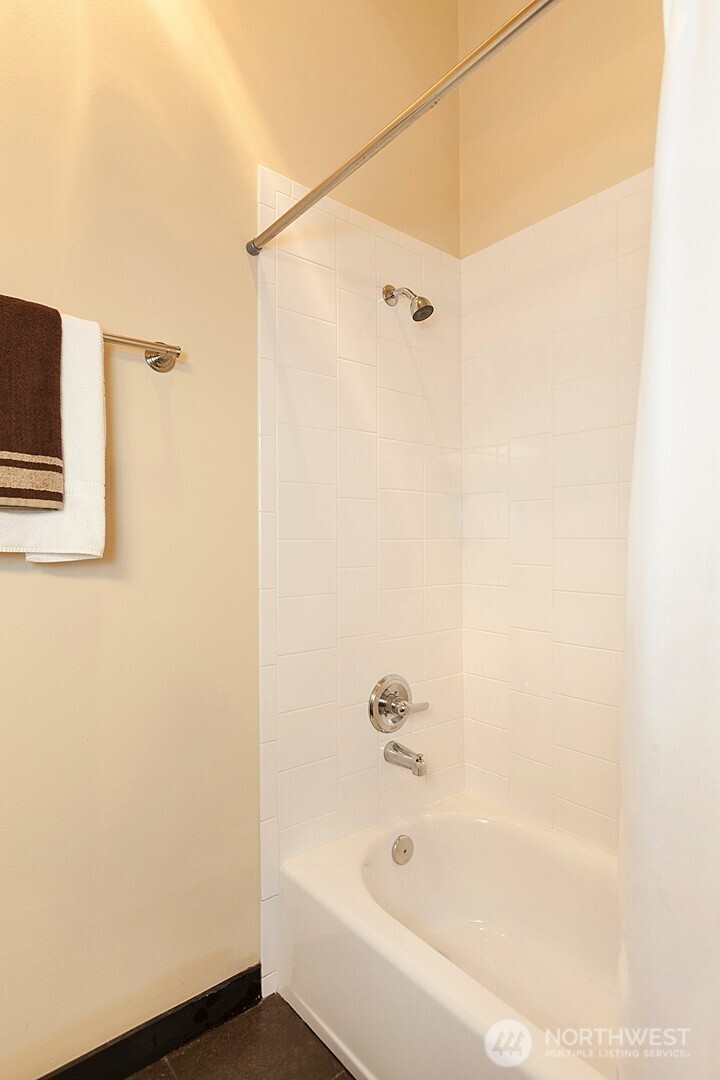 655 Crockett Street, Unit B103 Seattle, WA 98109 - Photo 15 of 25