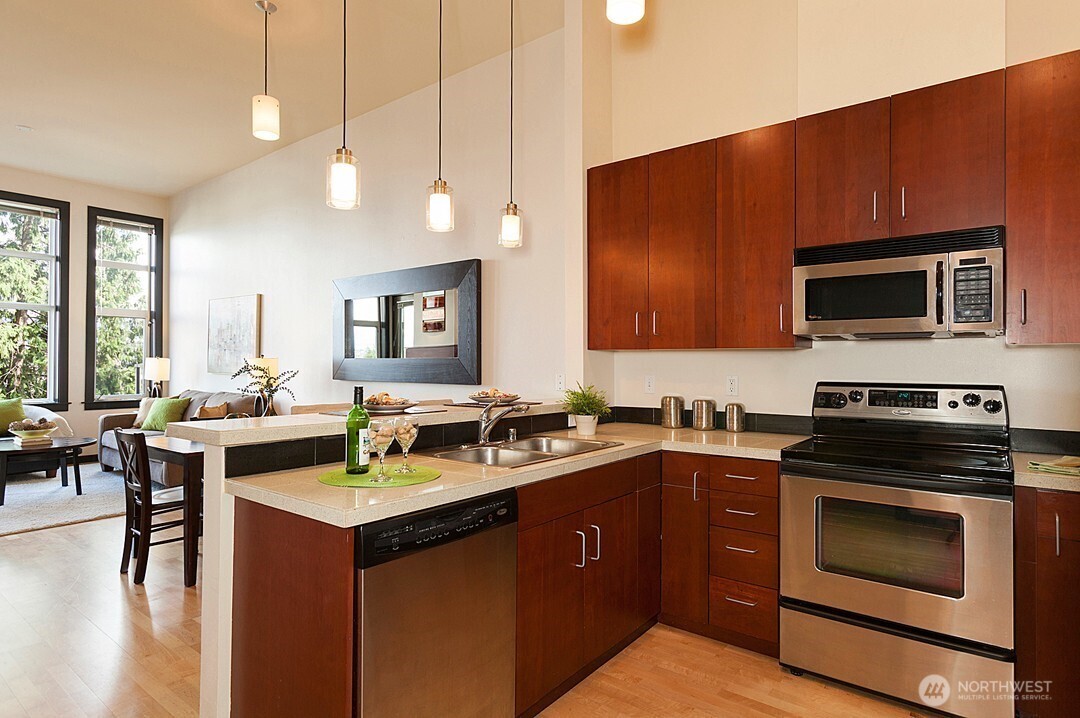 655 Crockett Street, Unit B103 Seattle, WA 98109 - Photo 2 of 25