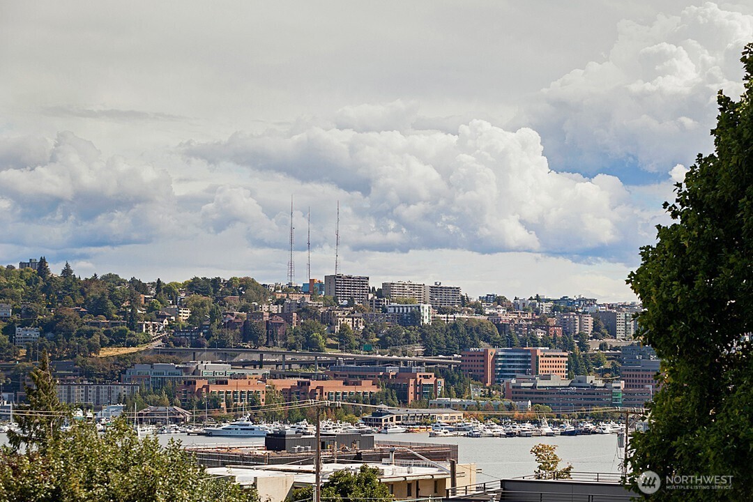 655 Crockett Street, Unit B103 Seattle, WA 98109 - Photo 23 of 25