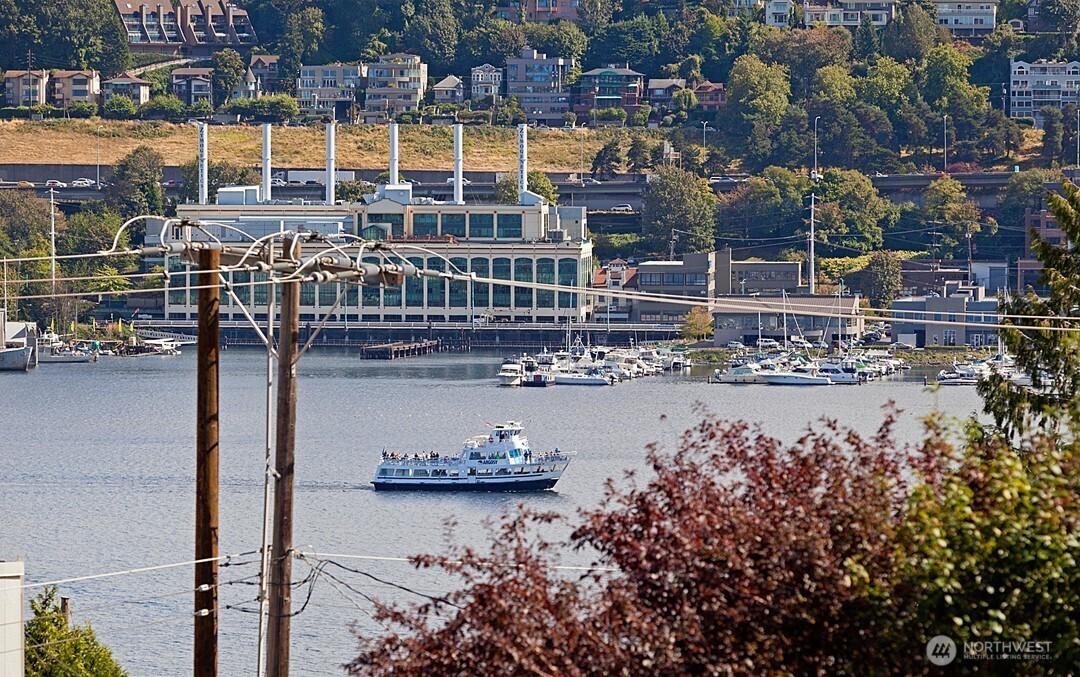 655 Crockett Street, Unit B103 Seattle, WA 98109 - Photo 24 of 25