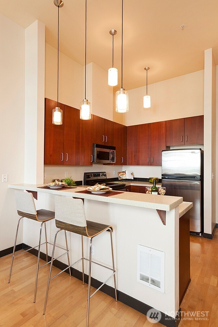 655 Crockett Street, Unit B103 Seattle, WA 98109 - Photo 3 of 25