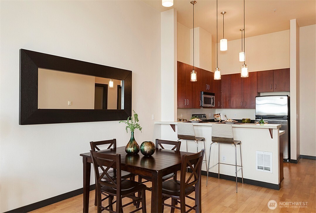 655 Crockett Street, Unit B103 Seattle, WA 98109 - Photo 4 of 25