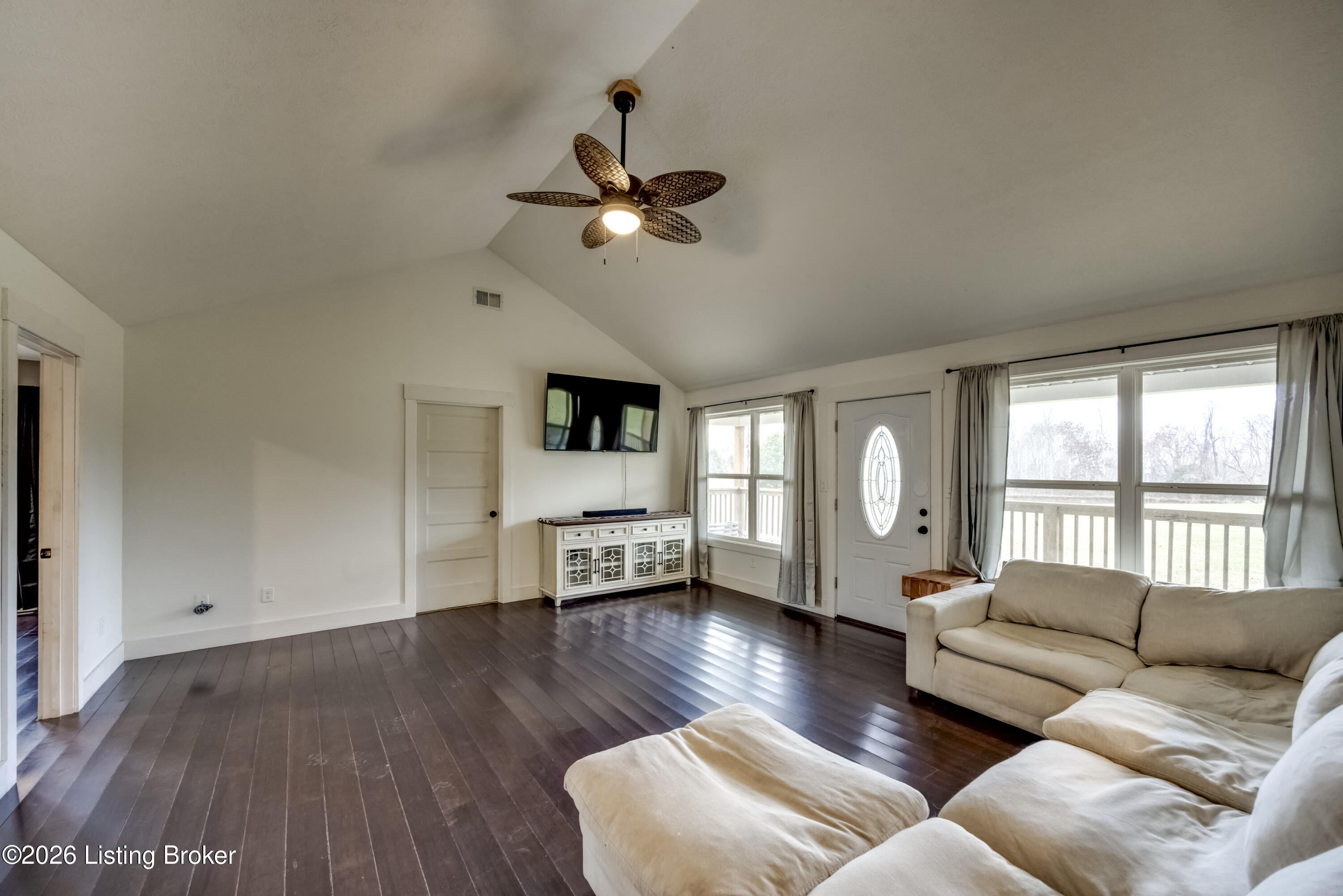 918 Oklahoma Road Bee Spring, KY 42207 - Photo 2 of 38 2Y0A3171-A