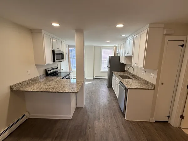 $2,175 | 79 Hawley Street, Unit B, Northampton, MA 01060