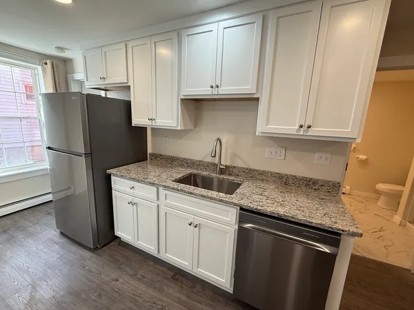 $2,175 | 79 Hawley Street, Unit B, Northampton, MA 01060