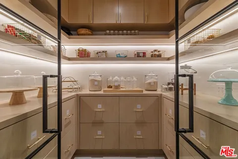 a close view of sink