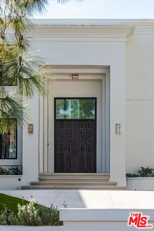 a view of entrance front of house