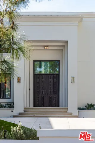 a view of entrance front of house