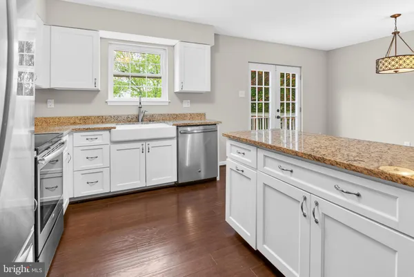 $385,000 | 8011 Mansion House Crossing, Pasadena, MD 21122