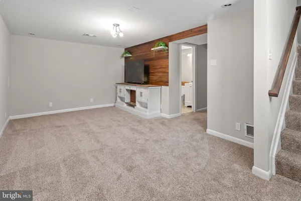 $385,000 | 8011 Mansion House Crossing, Pasadena, MD 21122