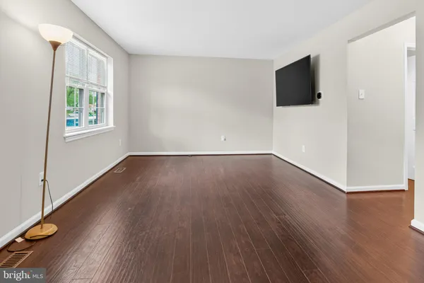 $385,000 | 8011 Mansion House Crossing, Pasadena, MD 21122