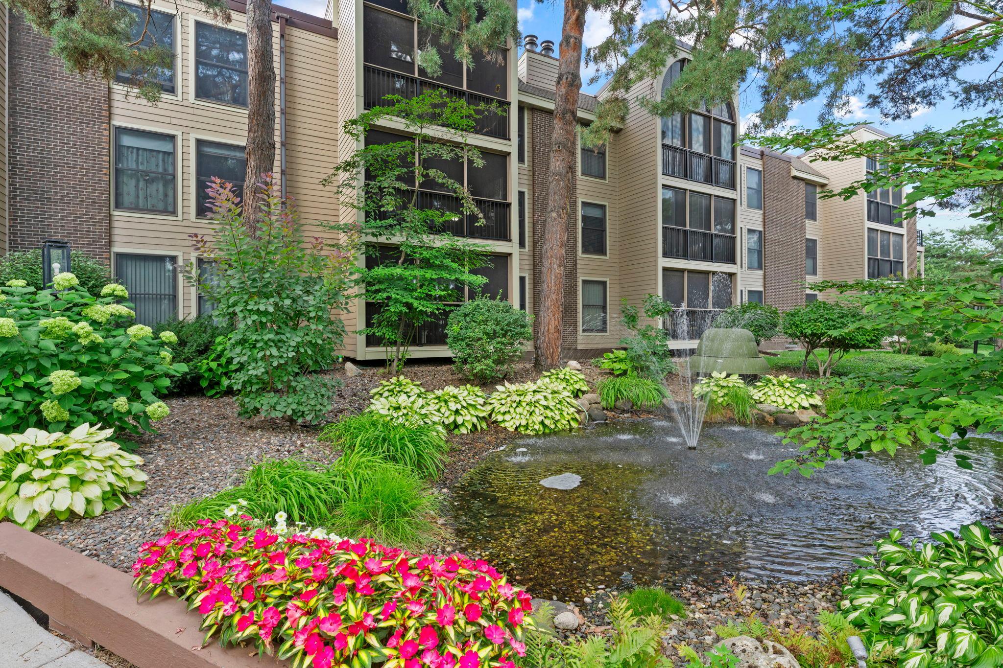 8549 Irwin Road, Unit 126 Bloomington, MN 55437 - Photo 2 of 31 Gallery Image 2