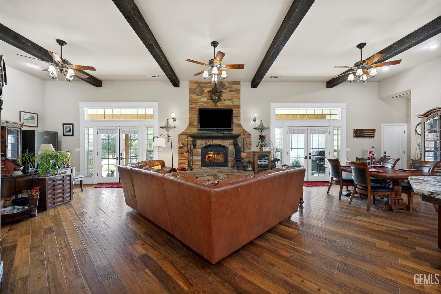 Undisclosed Address Caliente, CA 93518 - Photo 30 of 73 a living room with furniture and a fireplace