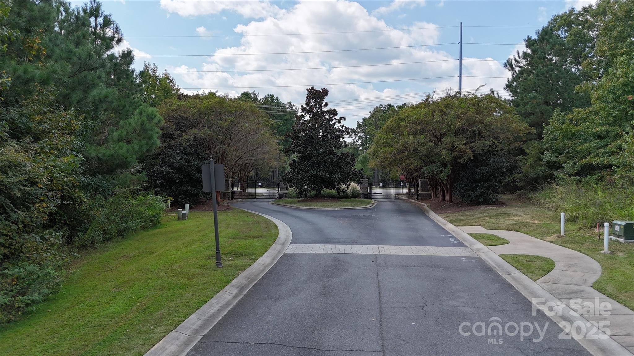 8335 Victoria Lake Drive Waxhaw, NC 28173 - Photo 5 of 8 a view of outdoor space with garden