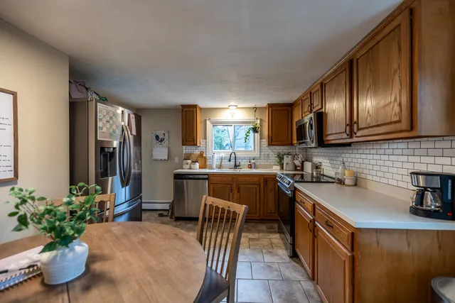 $275,000 | 1711 Hotel Road, Auburn, ME 04210