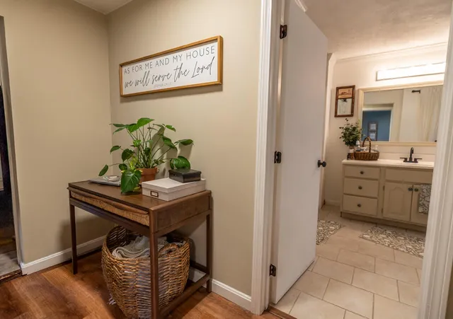 $275,000 | 1711 Hotel Road, Auburn, ME 04210