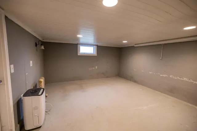 $275,000 | 1711 Hotel Road, Auburn, ME 04210