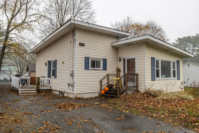 $275,000 | 1711 Hotel Road, Auburn, ME 04210