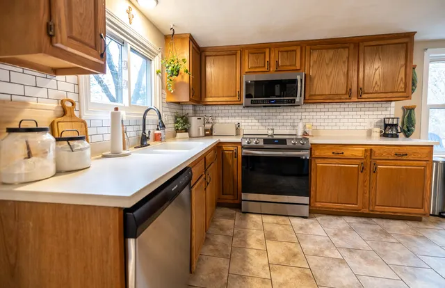 $275,000 | 1711 Hotel Road, Auburn, ME 04210