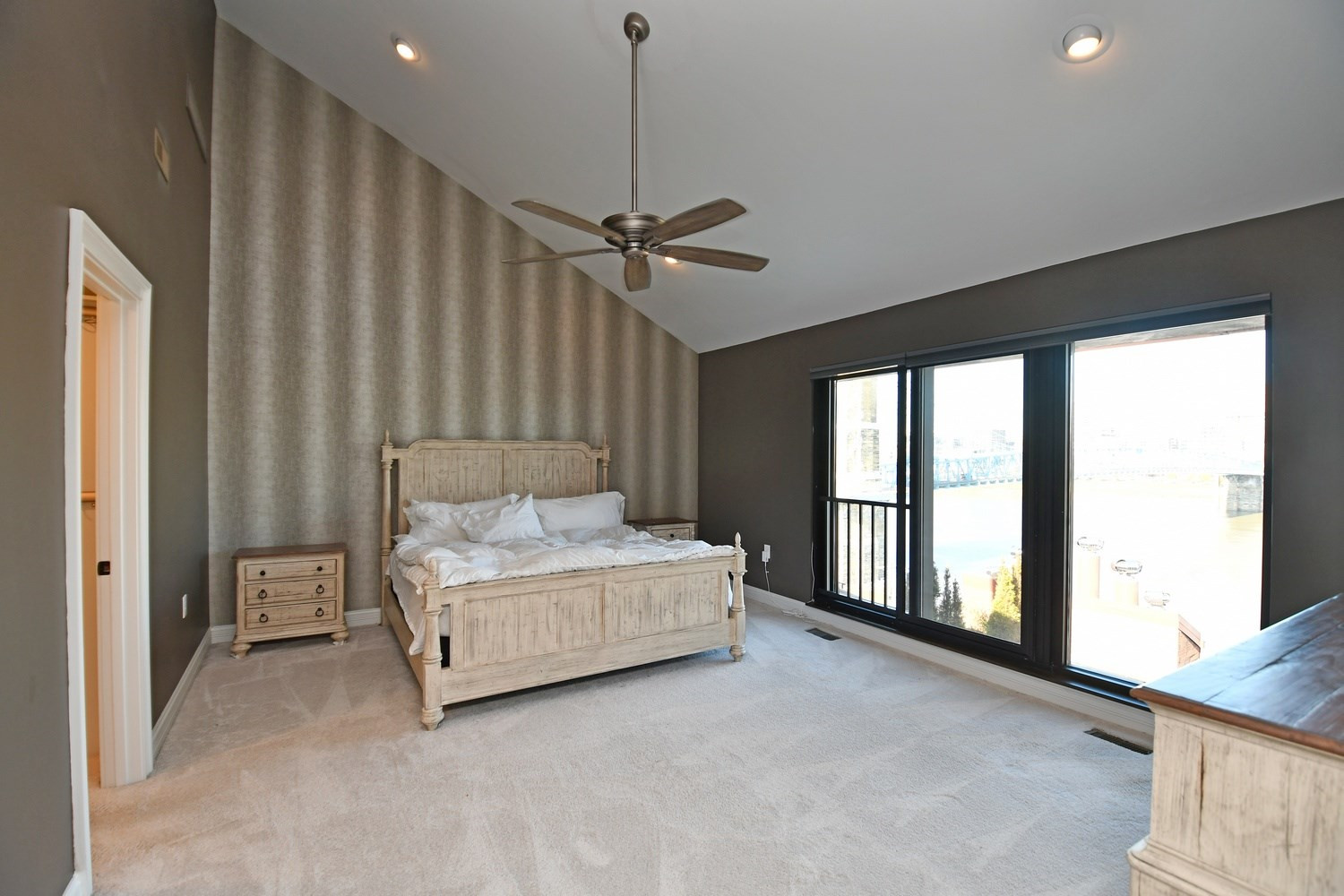 1 Riverside Place, Unit 504 Covington, KY 41011 - Photo 29 of 43