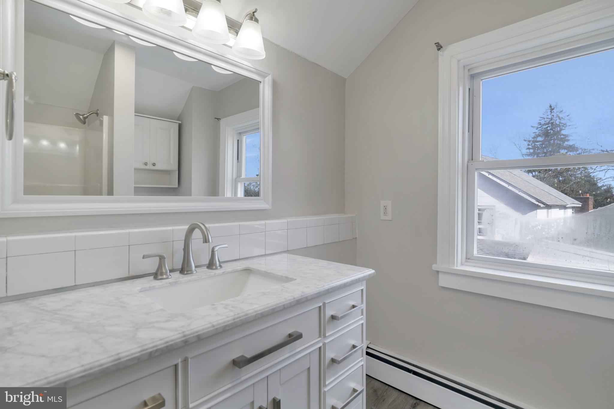 334 Springfield Road Aldan, PA 19018 - Photo 14 of 22 2nd Floor - Full Bathroom