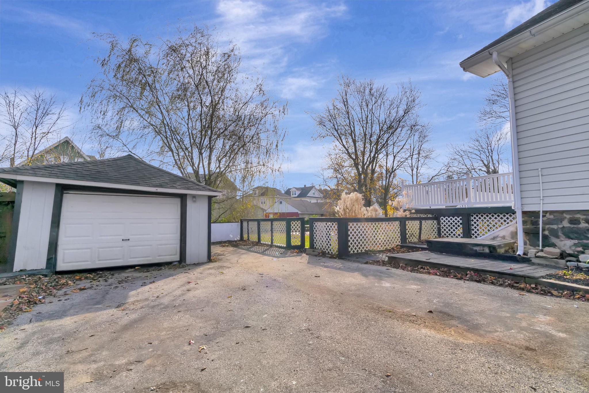 334 Springfield Road Aldan, PA 19018 - Photo 22 of 22 Driveway/Garage