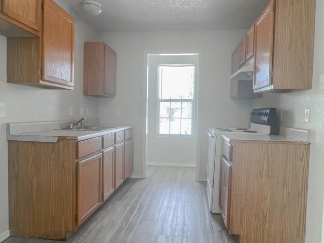 $1,125 | 804 East 77th Street, Lubbock, TX 79404