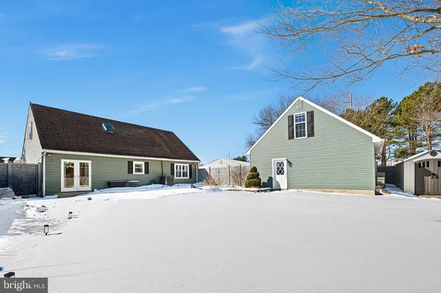 a house view with a outdoor space