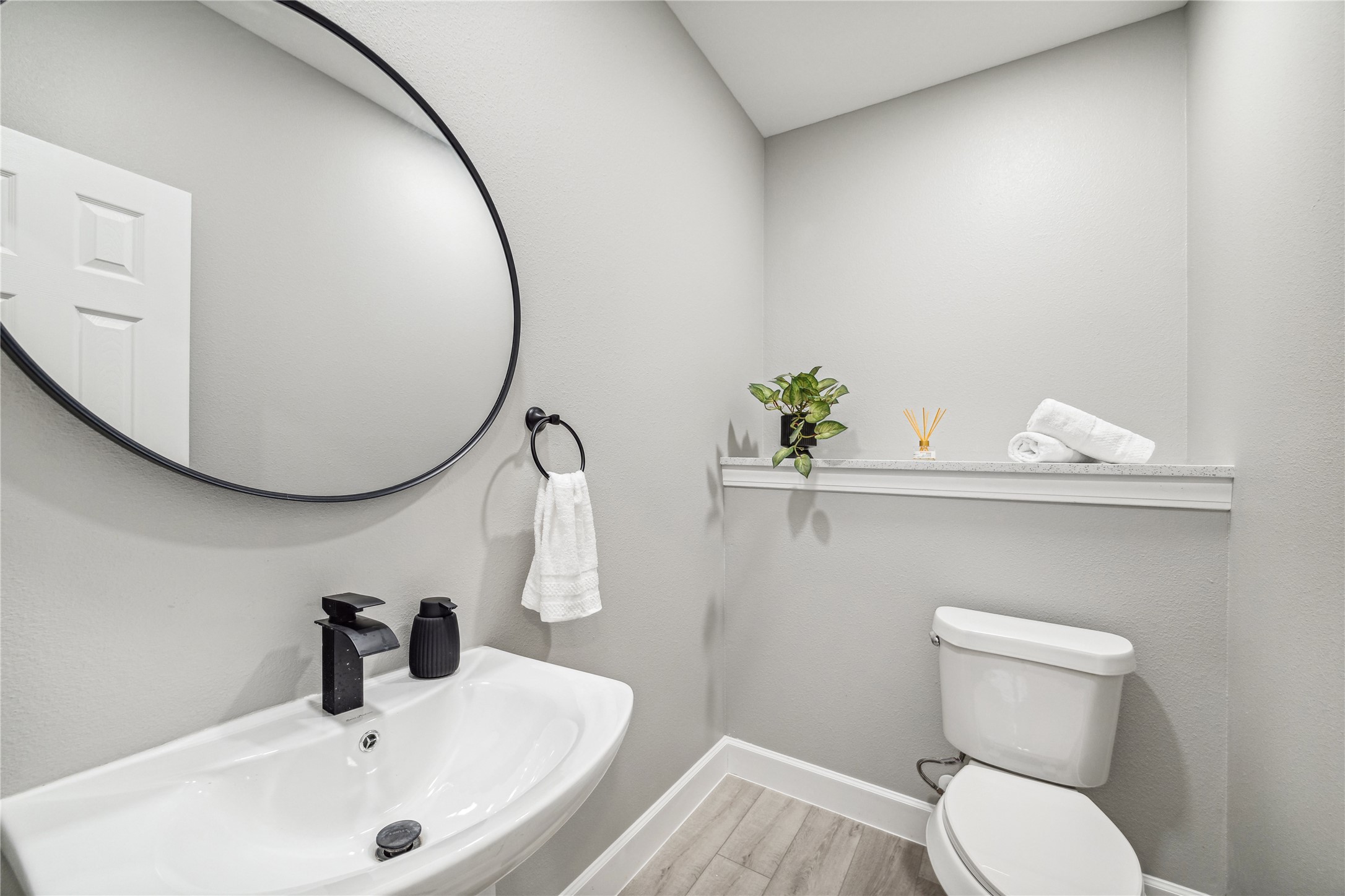 982 Randolph Street, Unit A Houston, TX 77088 - Photo 7 of 23