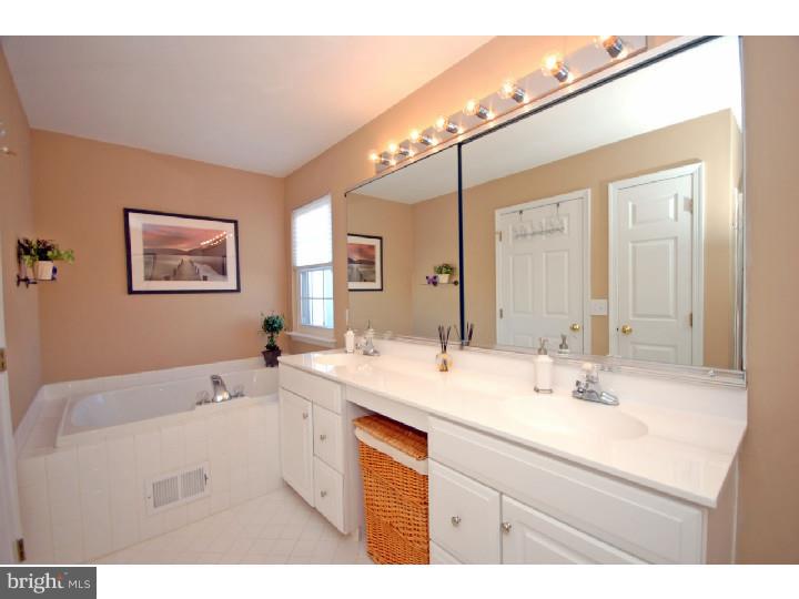35 Sandstone Road East Windsor, NJ 08520 - Photo 13 of 15
