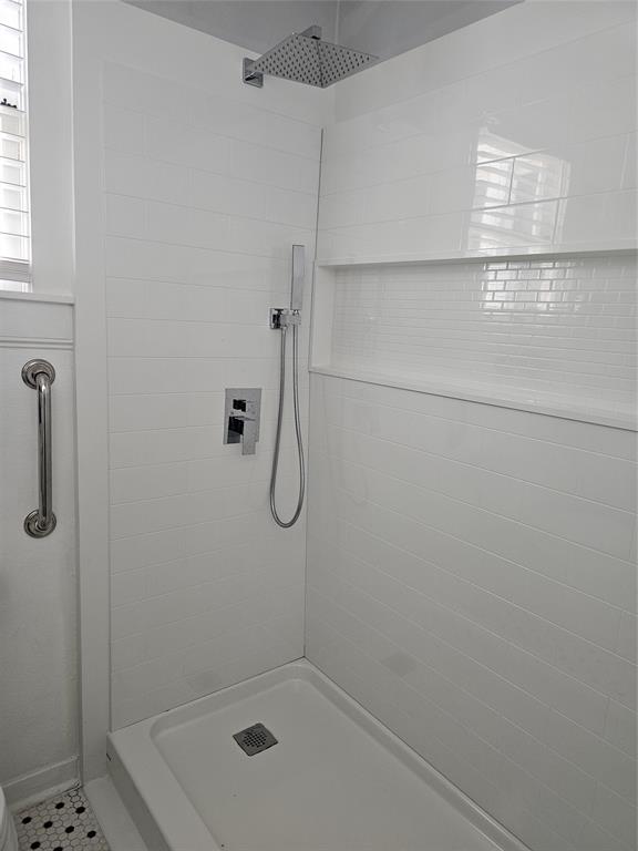 1111 West Main Street Denison, TX 75020 - Photo 27 of 36 Primary en suite walkin new unused shower