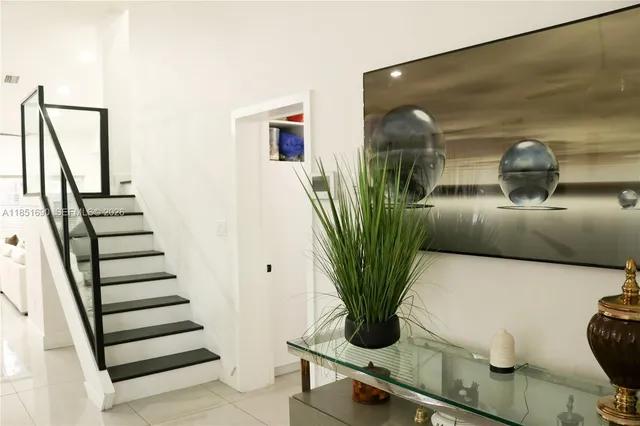 $1,199,000 | 11 Northeast 151st Street, Miami, FL 33162