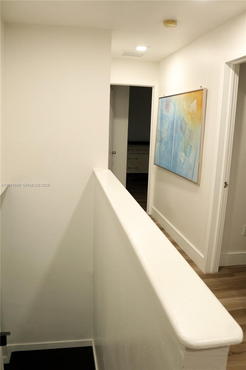 11 Northeast 151st Street Miami, FL 33162 - Photo 45 of 95 Landing