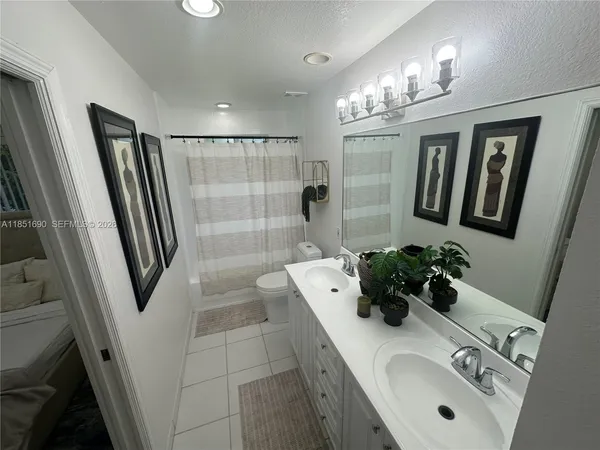 $1,199,000 | 11 Northeast 151st Street, Miami, FL 33162