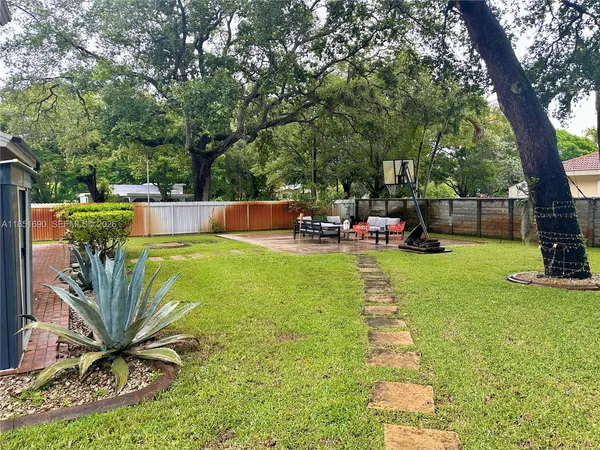 $1,199,000 | 11 Northeast 151st Street, Miami, FL 33162