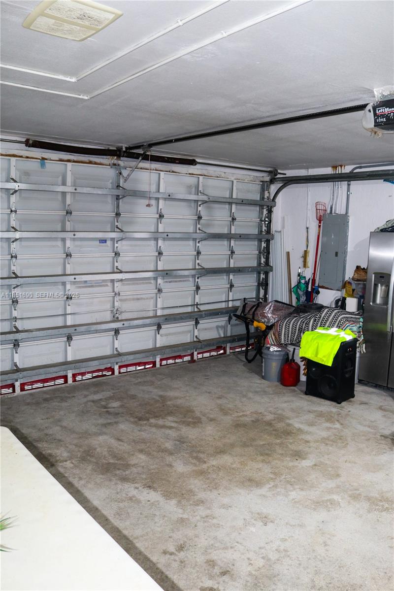 11 Northeast 151st Street Miami, FL 33162 - Photo 94 of 95 2 car garage