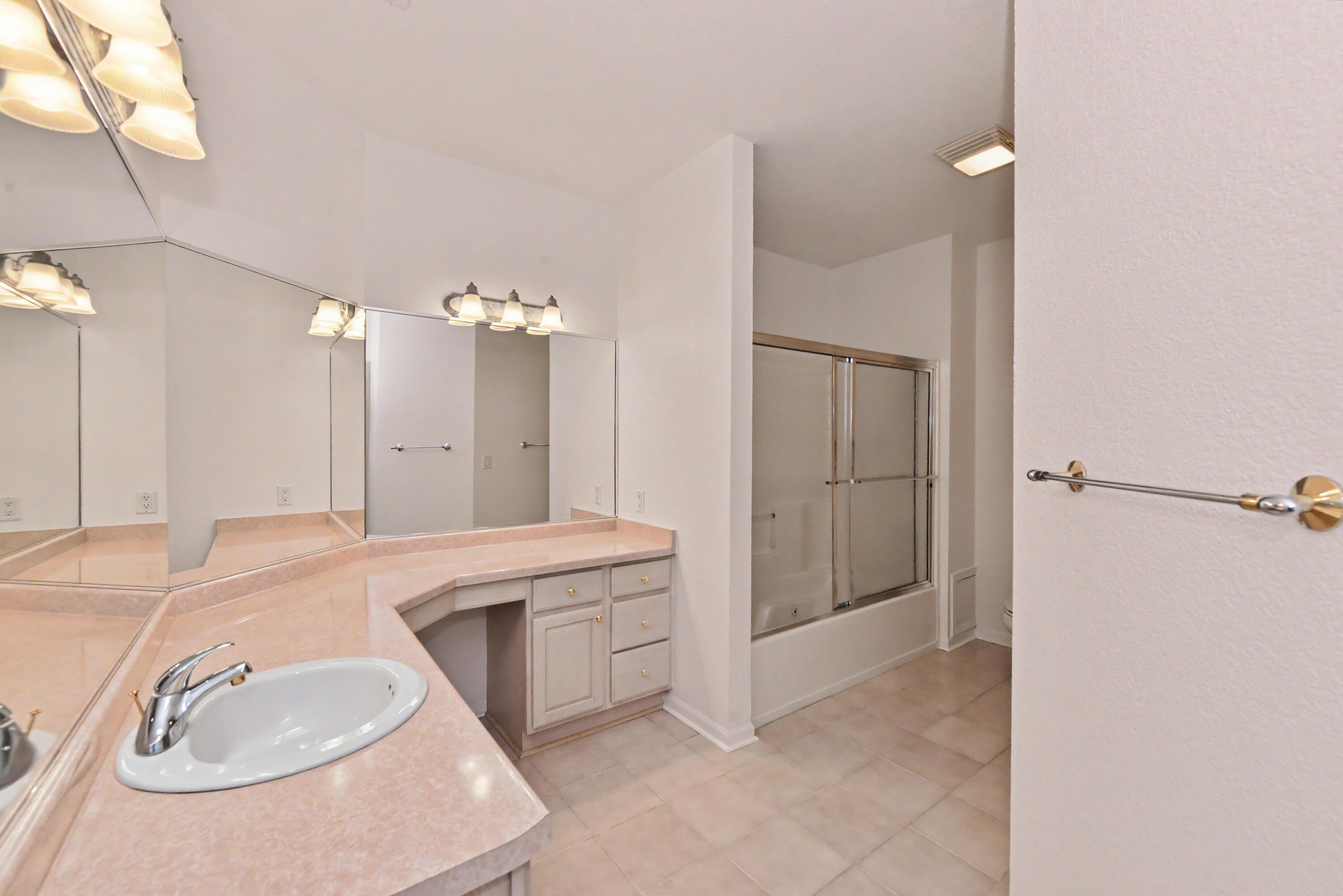 13050 West Bluemound Road, Unit 203 Elm Grove, WI 53122 - Photo 11 of 24 Large primary bath with shower over jetted tub