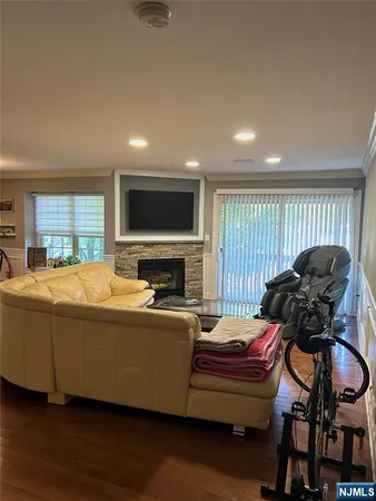 $3,100 | 517 Windsor Drive, Unit 517, Palisades Park, NJ 07650